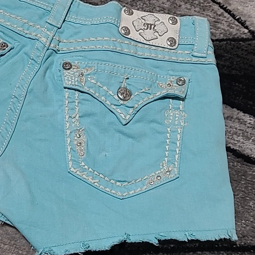 MISS ME AQUA RAW-HEM EMBROIDERED RHINESTONES DENIM JEAN SHORTS PRICE FIRM